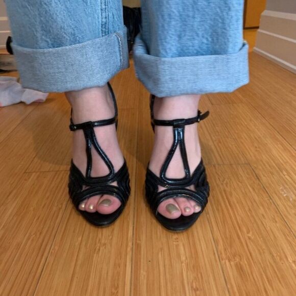 Joan David Patent Leather Strappy Peep Toe T Srap Stiletto Heel Sandal Retro 6.5 - Picture 1 of 13